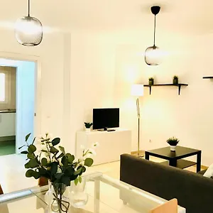 https://charming-apartment-in-the-old-town-with-pool.hotelsinnerja.org