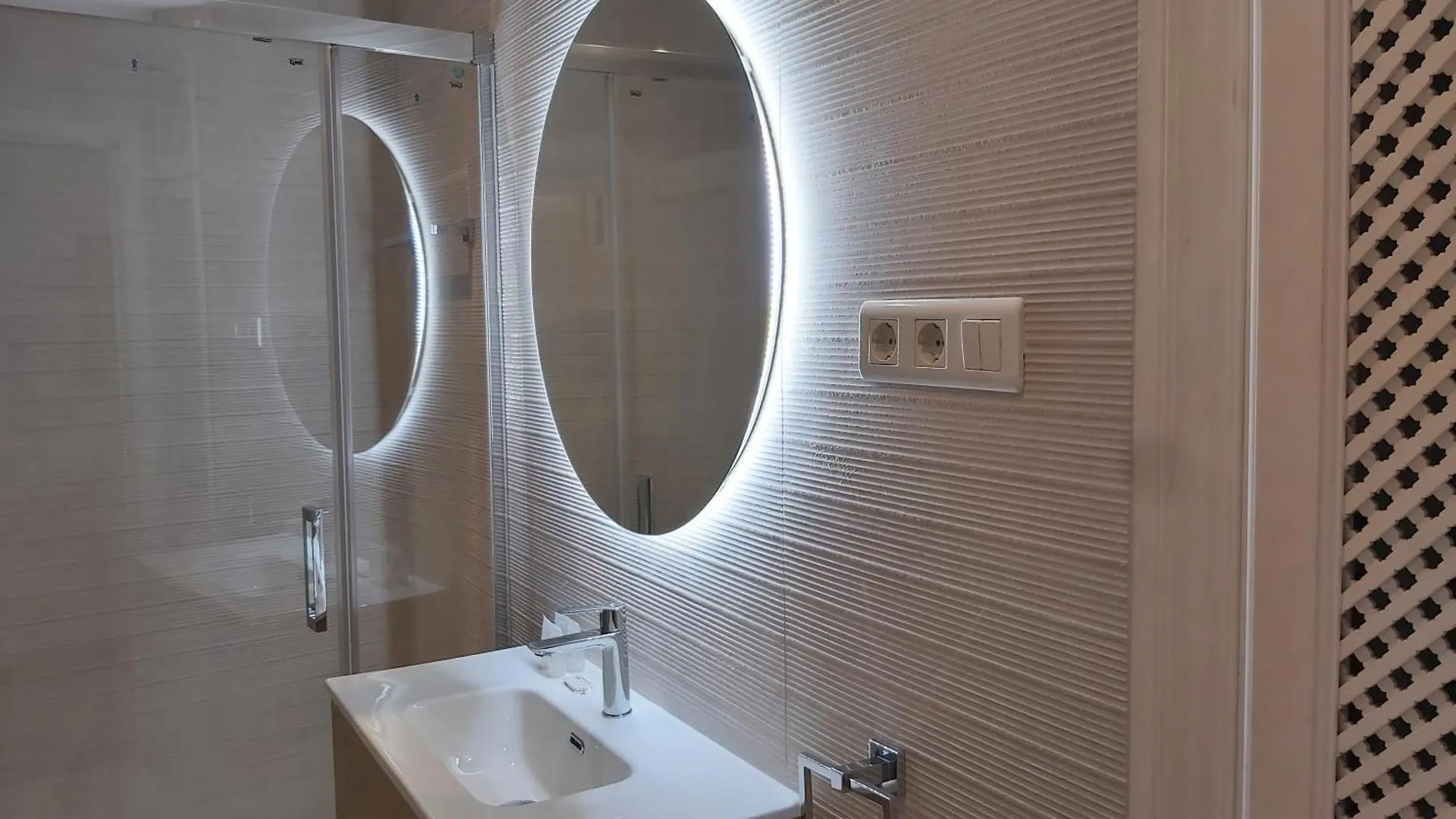 Del Parque Flats Catedral Exclusive Apartment Malaga